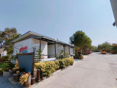 Exterior view, อุ่นรักรีสอร์ท อำเภอบ้านผือ จังหวัดอุดรธานี in Ban Phue