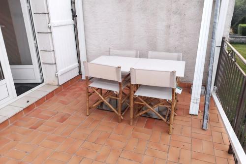 ระเบียง/ชานเรือน, Maison de charme à Brantôme en Périgord avec piscine partagée (Maison de charme a Brantome en Perigord avec piscine partagee) in บร็องตูม