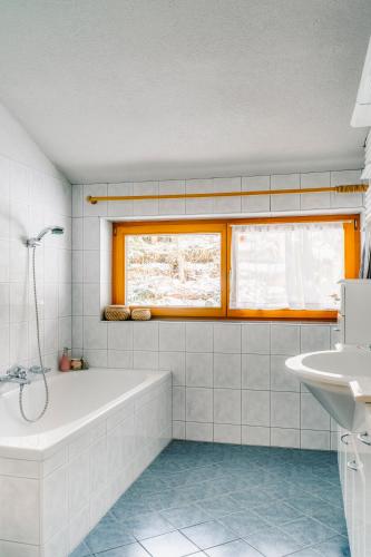 Baño, Rosa - Huusa im Bregenzerwald in Bregenz City Center