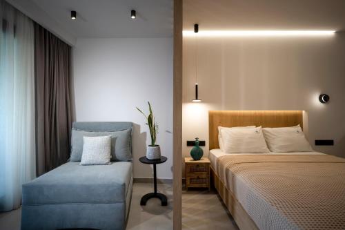 1 queen bed, 1 sofa bed