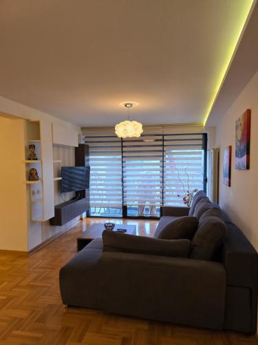 . Alo Alo Apartman 1
