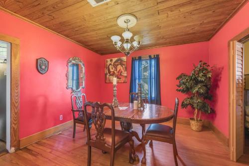 Létesítmények, Cajun Stays - The Festival Room in Lafayette Városközpont