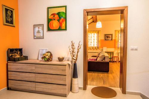 大堂, Guest House Nena Rastoke - Nature Retreat with waterfall views in 蘇倫齊