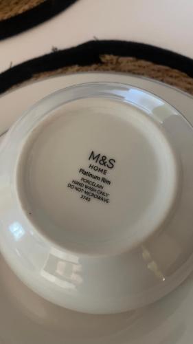 Tropical Sun Homes - Beautiful spacious 3 bed home in a serene environment with free parking for 2 cars, Manchester (photo 11)