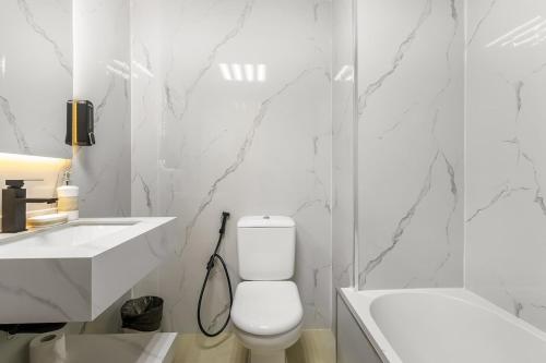 Bohemian 2 Bedroom Apartment in the Heart of Marina, Dubái (foto 8)