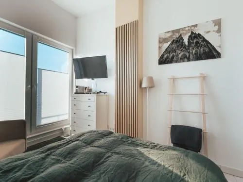 Nahe Messe - Privates Gästezimmer mit Bad in einer Wohnung in Köln, Deutschland