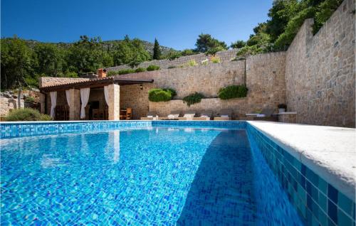 Swimmingpool, Six-Bedroom Holiday Home In Klek in Klek
