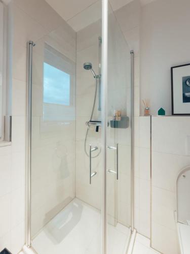 Nahe Messe - Privates Gästezimmer mit Bad in einer Wohnung, Kolonia (zdjęcie 6)