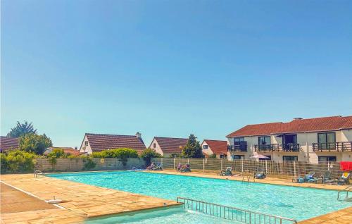 Swimmingpool, Nice Home In Bredene With Heated Swimming Pool in Bredene