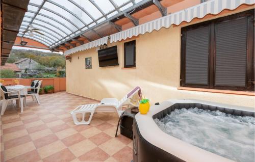 Programlehetőségek, Amazing Home In Mijaca in Slivno