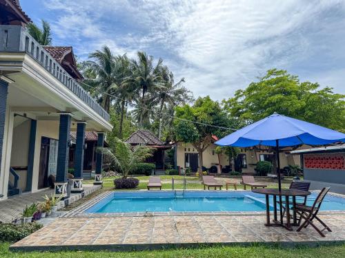 Piscine, Lovina Krui Surf in Parc National Bukit Barisan Selatan