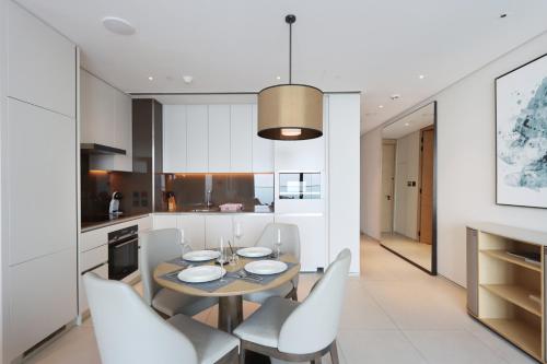 Livbnb -1B Coastal Living with Amazing Sea and Marina Views, Dubai (photo 6)