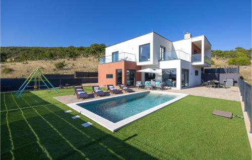 Peldbaseins, Luxurious Home In Dicmo in Ercegovci