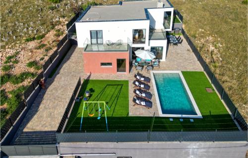 Viesnīcas āriene, Luxurious Home In Dicmo in Ercegovci