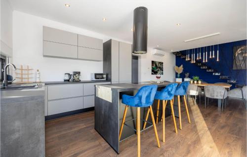 virtuve, Luxurious Home In Dicmo in Ercegovci