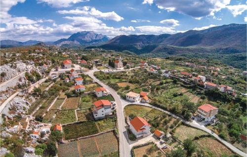 Viesnīcas āriene, Awesome Apartment In Podgrade With Wifi in Slime
