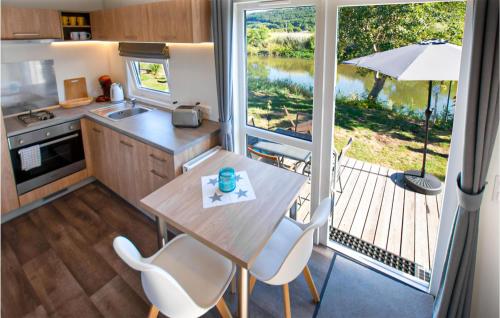 One-Bedroom Holiday Home
