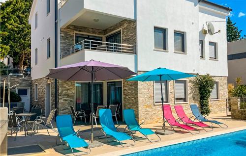 9 Bedroom Awesome Home In Starigrad - Location saisonnière - Stari Grad