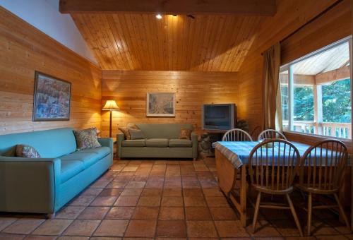 Heriot Bay Inn in เฮริออท เบย์(บริติชโคลัมเบีย)