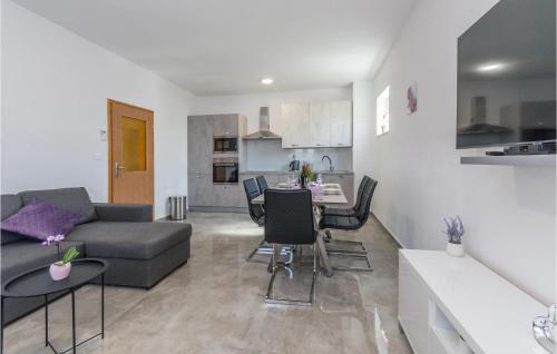 Awesome Apartment In Gornje Rastane in Gorica