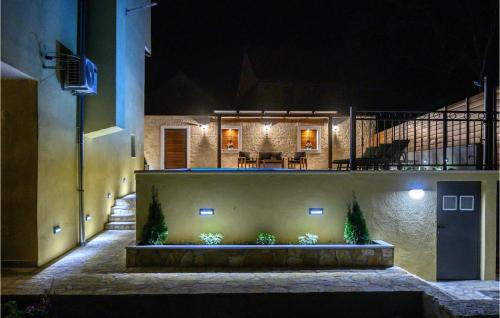 virtuve, Stunning Home In Dicmo in Bisko