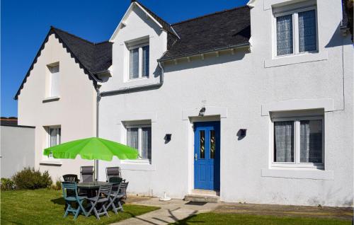 2 Bedroom Amazing Home In Pleubian - Ploubazlanec