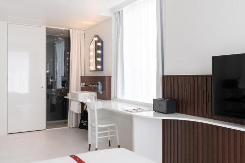 Ruby Zoe Hotel London - image 12