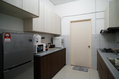 Kitchen, Melati Homestay in Kuala Terengganu