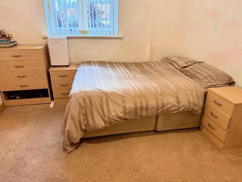 Cozy Private Room with Free Wi-Fi in Greenstead