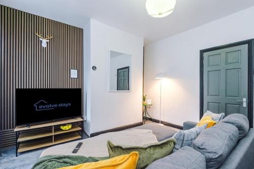 Free Park, Sleeps 8, Stunning Home in Salford, Long Term Disc, Perfect For Groups, Manchester