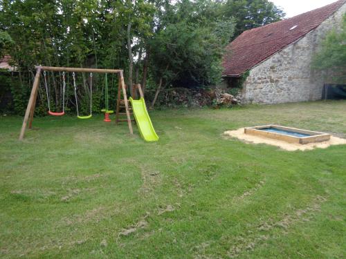 Shared lounge/TV area, Villa La Bertine Haute in Ferrand