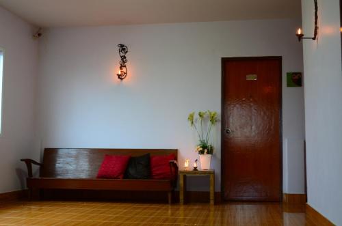 普恩薩布旅館 (Poonsab Hostel) in 亞那亦