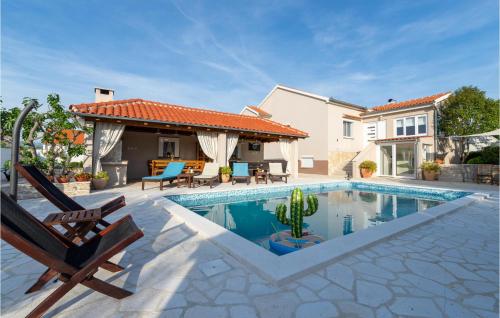 Peldbaseins, Villa in Pridraga with Private Pool in Gornji Karin
