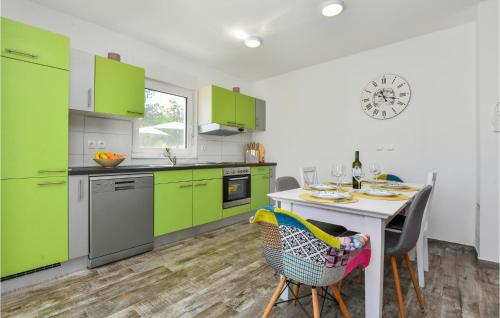 virtuve, Pet Friendly Home In Drum in Drum