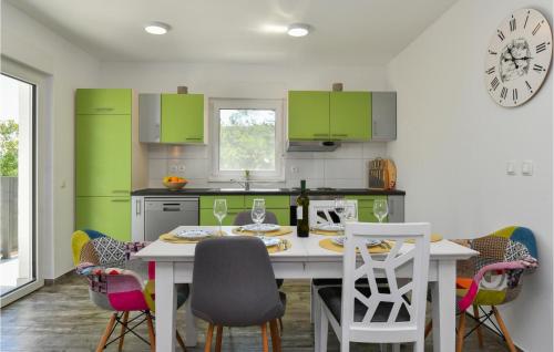 virtuve, Pet Friendly Home In Drum in Drum