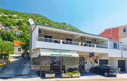 泳池, Three-Bedroom Apartment In Ostrvica in 奧斯特維卡
