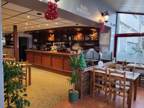 Pub/Lounge, le pressoir in Villiers-en-Biere (Ile-de-France)