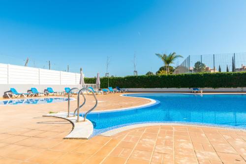 Beachside Bliss 5 mins Beach & Waterfront - Pool - Wi-Fi - Smart TV, Tavira