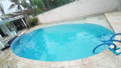 Hostel Uni Guaruja in กวารุจ้า