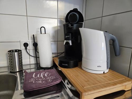 廚房, neu eingerichtetes 1Zimmerapartment mit TG Stellplatz, stufenloser Zugang in 林德萊斯穆勒