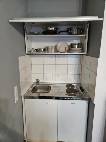 廚房, neu eingerichtetes 1Zimmerapartment mit TG Stellplatz, stufenloser Zugang in 林德萊斯穆勒