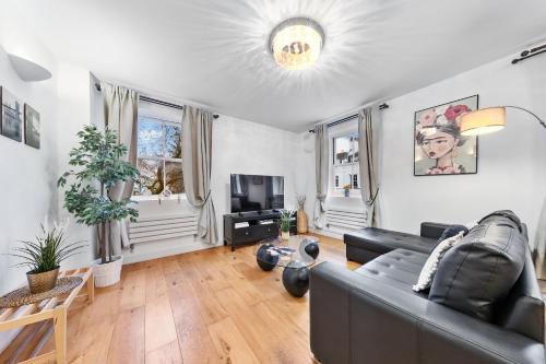 CHARMING APARTMENT By HYDE PARK