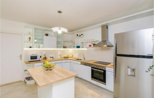 ห้องครัว, Three-Bedroom Holiday Home In Orasac in ออราซัซ