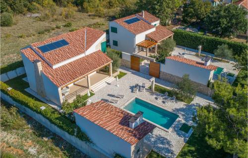 Úszómedence, Holiday Home Sibenik 1 in Dubrava kod Sibenika