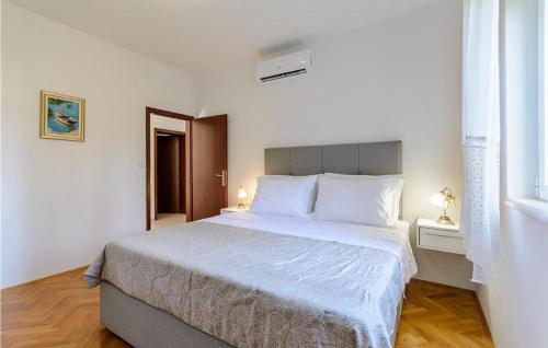 Apartment Marcela - Deluxe Two Bedroom Apartment with Terrace and Sea View in 蘇堤文
