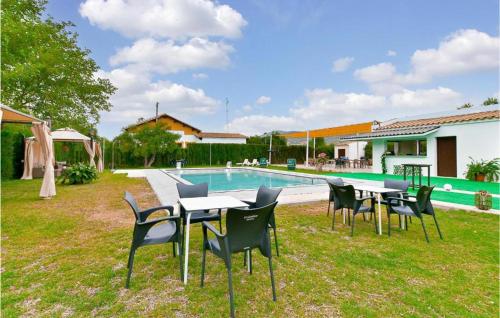 Peldbaseins, Con buen sabor Via verde, Antigua Estación Via verde de la sierra (Con buen sabor Via verde, Antigua Estacion Via verde de la sierra) in El Coronil
