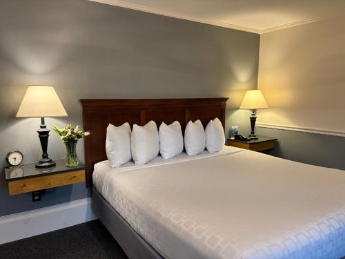 Standard King Room