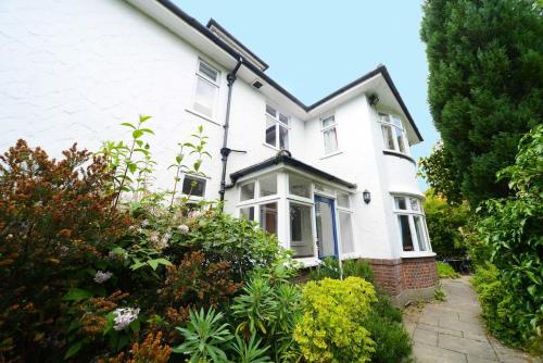 Harewood Haven in Littledown and Iford