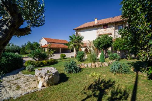 MY DALMATIA - Villa Olea with private heated pool and sauna in Čista Velika