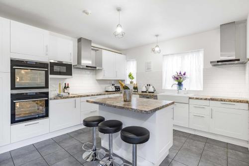 Harewood Haven in Littledown and Iford